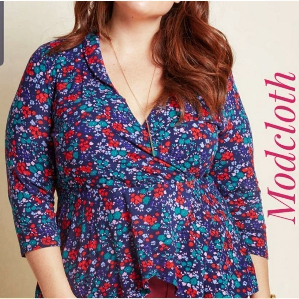 Modcloth crossover blue &red floral top sz small